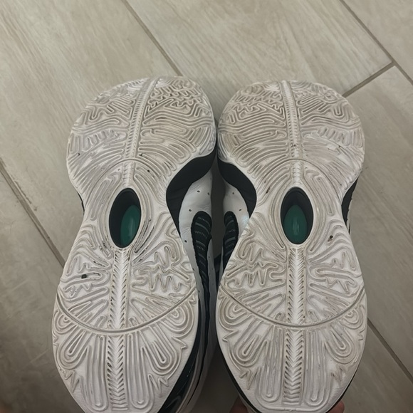 Nike Lebron XXI "Conchiolin" Basketball Shoes - Picture 6 of 7